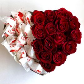 Букет из роз с конфетами "Сердце любимой"