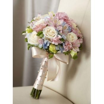 Свадебный букет из роз и эустомы "Пастель"