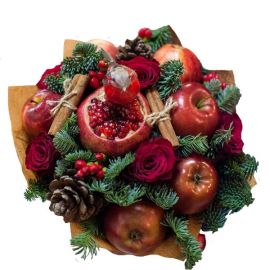Новогодний букет с розами «Гранат и корица»