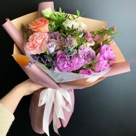 Букет из роз и тюльпанов "Калипсо"