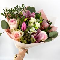 Букет из роз, орхидей и альстромерий "Тропикана"