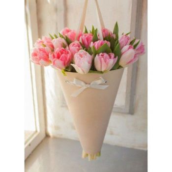 Букет розовые тюльпаны в конусе
